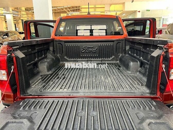 Bán Tải Ford Ranger 4x2AT - màu Đỏ Cam - Gọi Ngay