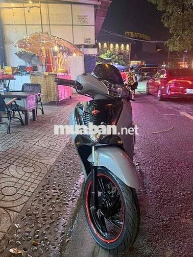 Honda SH 150i Bạc