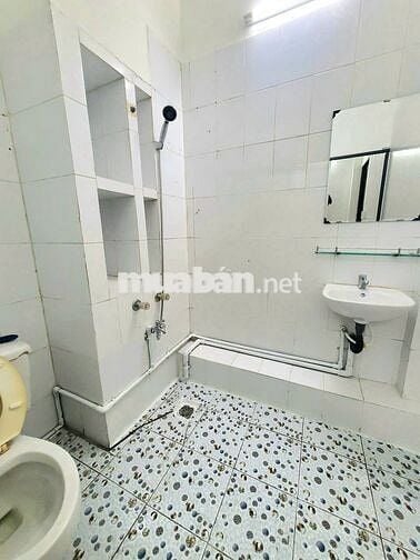 Cho thuê CHDV gần ĐH Bách Khoa, BV Hùng Vương- đối diện SVĐ Phú Thọ