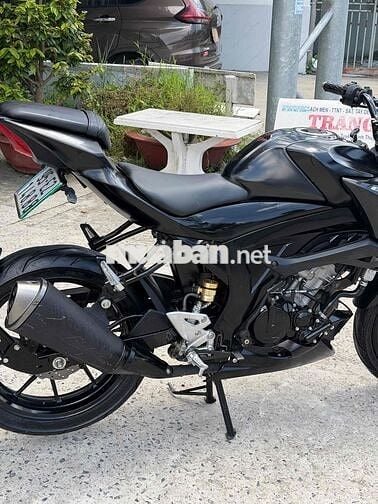 Suzuki GSX-S Đen