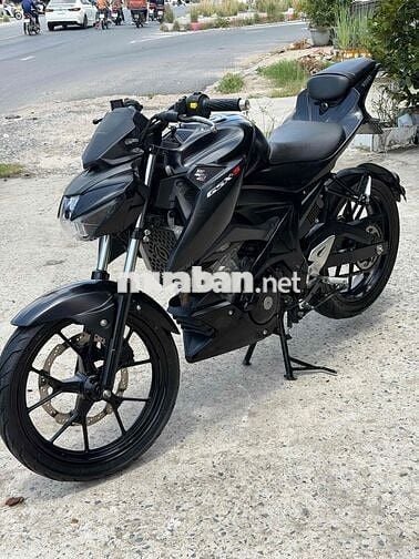 Suzuki GSX-S Đen
