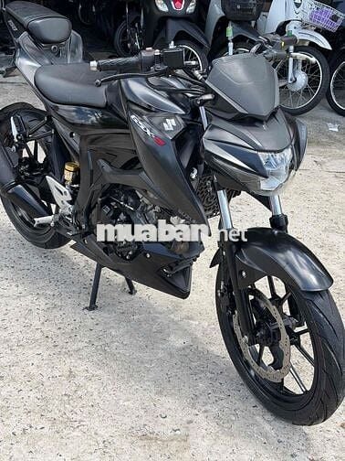 Suzuki GSX-S Đen