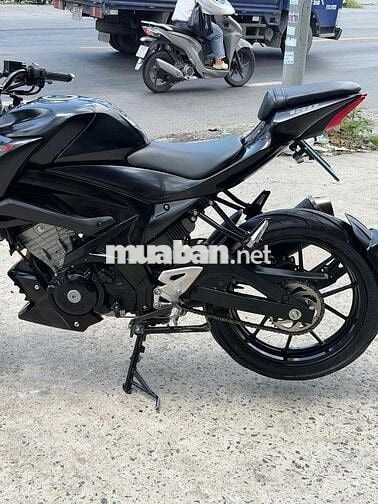 Suzuki GSX-S Đen