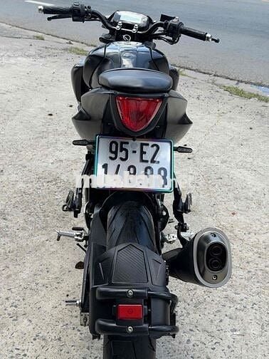 Suzuki GSX-S Đen