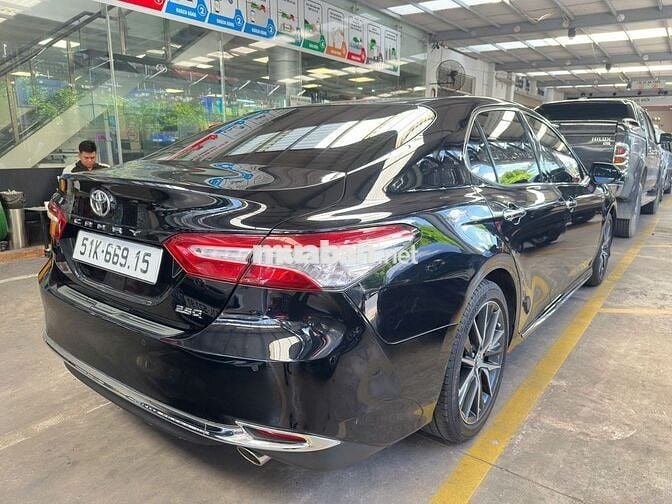 Toyota Camry 2.5Q 2020, xe gia đình, đi kỹ