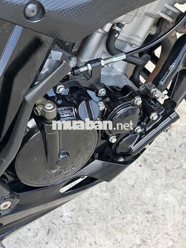 Suzuki GSX-S Đen