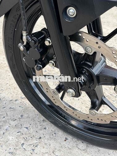 Suzuki GSX-S Đen