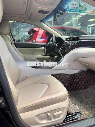 Toyota Camry 2.5Q 2020, xe gia đình, đi kỹ