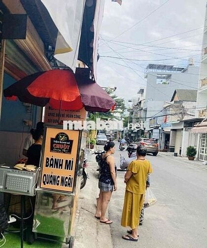 SANG NHƯỢNG TIỆM BÁNH MÌ MẶT TIỀN ĐƯỜNG GÒ VẤP