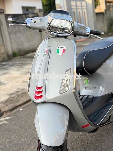 Chính chủ phố VESPA_iget 9.000km Xám xi măng