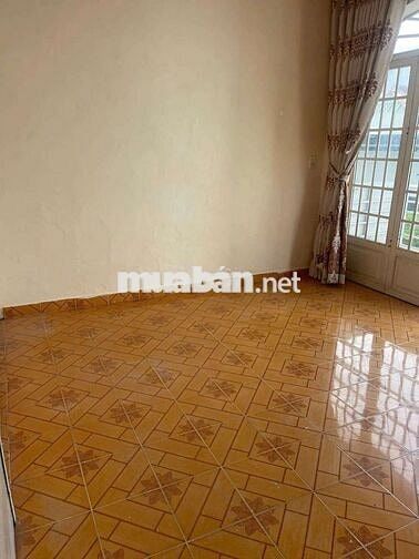 Cho thuê nguyên lầu 2 p26 bình thạnh 5,5tr/tháng