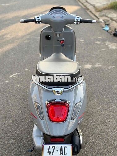 Chính chủ phố VESPA_iget 9.000km Xám xi măng