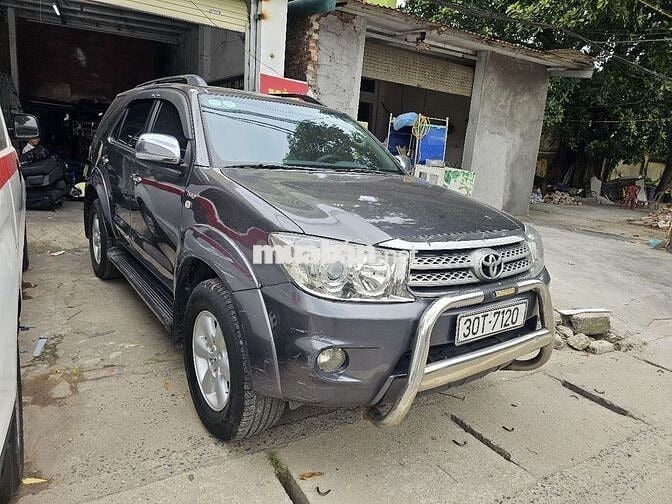 Toyota Fortuner 2.5G 2009 Số sàn Xám