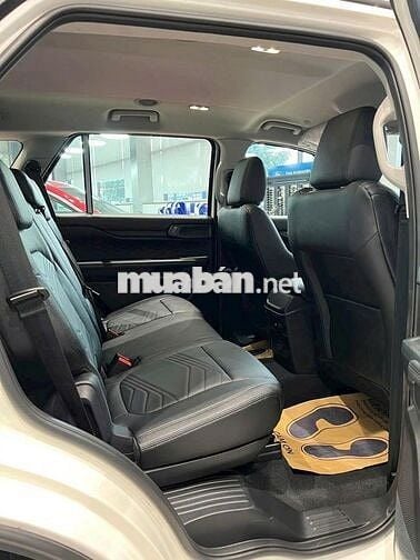 Ford Everest Ambi 2025 Trắng 8.000km