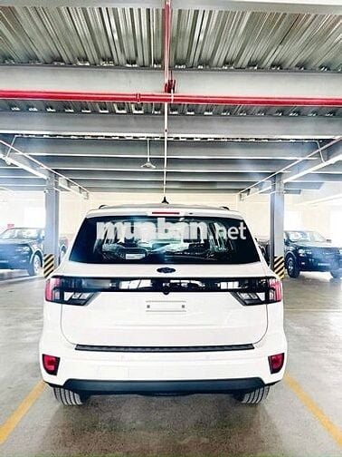 Ford Everest Ambi 2025 Trắng 8.000km