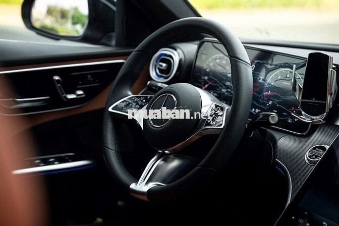 Mercedes C200 Avantgarde V2 2025 688km Đen