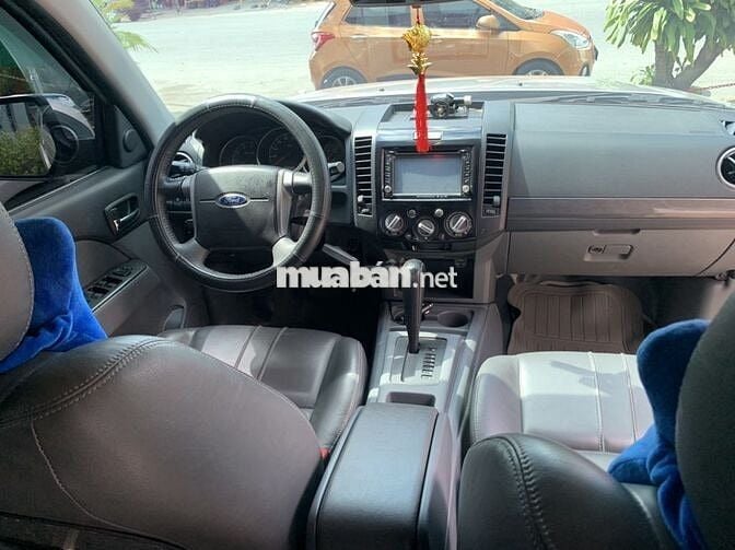 Ford Everest Limited 2014 Vàng cát 160.000 km