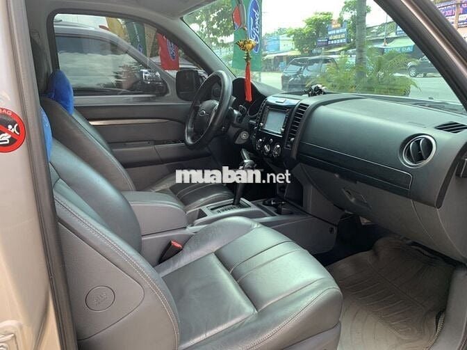 Ford Everest Limited 2014 Vàng cát 160.000 km
