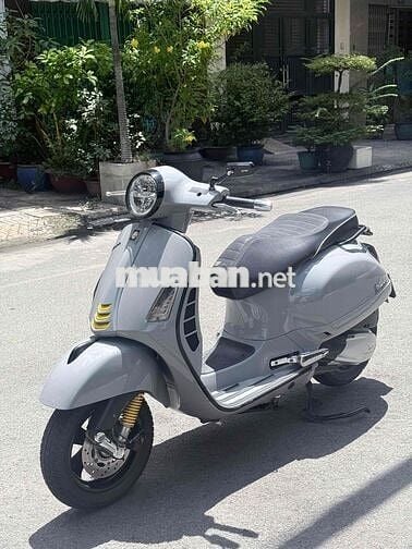 Piaggio GTS 300 HPE Xám xi măng ABS HSTC
