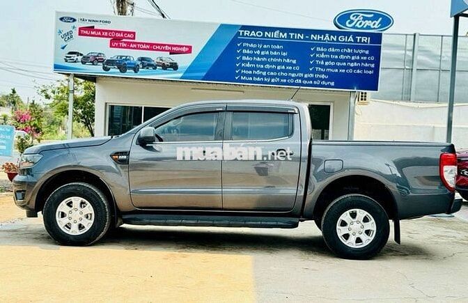 Ford Ranger XLS AT 2021 Tự động Xám