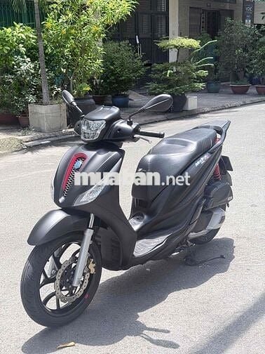 Piaggio Medley S 150 ABS Đen