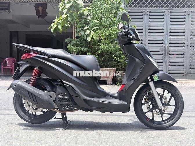 Piaggio Medley S 150 ABS Đen