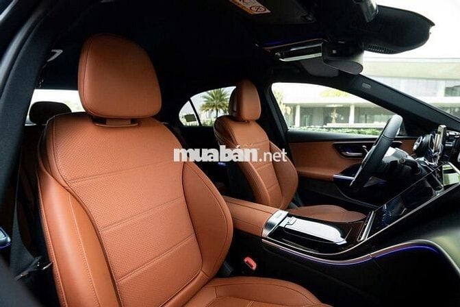 Mercedes C200 Avantgarde V2 2025 688km Đen