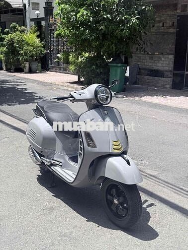 Piaggio GTS 300 HPE Xám xi măng ABS HSTC
