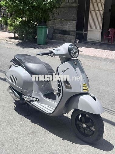 Piaggio GTS 300 HPE Xám xi măng ABS HSTC