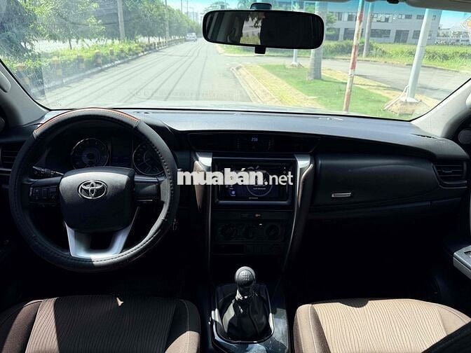 Toyota Fortuner 2.4G MT 2019 Số sàn Nhập Khẩu