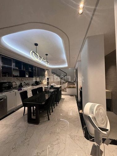 Biệt Thự Phố Mặt Tiền Trần Huy Liệu, 6m x 16m, 6 PN, Nội Thất Cao Cấp