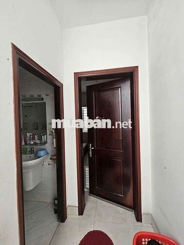 NHÀ HẺM OTO GẦN ĐƯỜNG LINH ĐÔNG, PHẠM VĂN ĐỒNG. 3TẦNG 4X13M 4PN 3WC