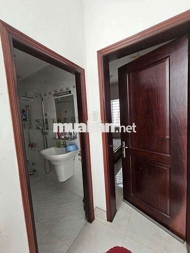 NHÀ HẺM OTO GẦN ĐƯỜNG LINH ĐÔNG, PHẠM VĂN ĐỒNG. 3TẦNG 4X13M 4PN 3WC