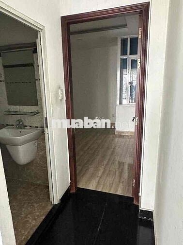 Nhà mặt tiền cho thuê, kinh doanh và ở phù hợp tại Tân Bình