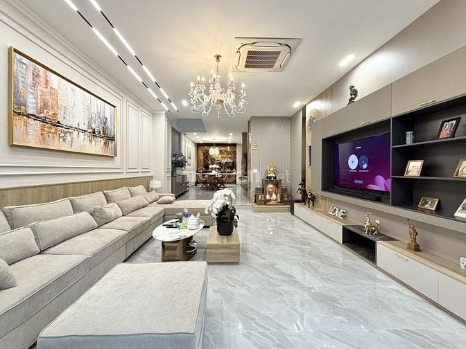 Chính chủ bán biệt thự Nguyễn Chí Thanh Q.5 - 7,7m x 20m ô tô vào nhà