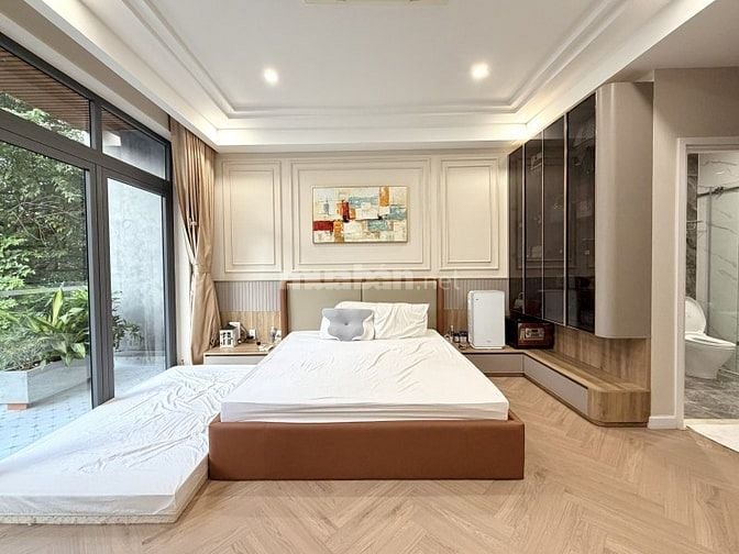 Chính chủ bán biệt thự Nguyễn Chí Thanh Q.5 - 7,7m x 20m ô tô vào nhà