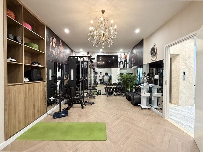 Chính chủ bán biệt thự Nguyễn Chí Thanh Q.5 - 7,7m x 20m ô tô vào nhà