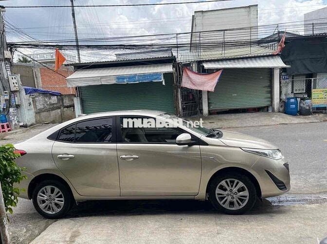 Toyota Vios Vàng cát Xe gia đình