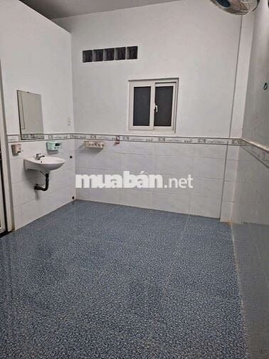 CHO THUÊ NHÀ NC DƯƠNG QUÃNG HÀM 2PN 1WC GẦN ĐH VĂN LANG GIÁ CHỈ 8TR