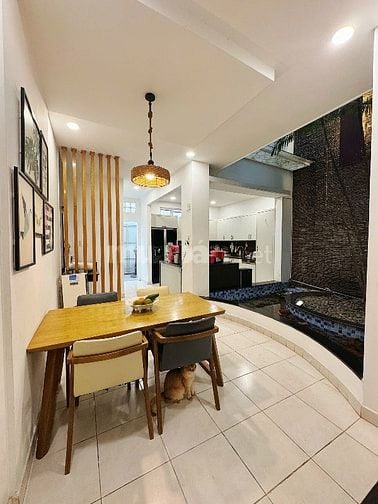 Nhà MT Cách Mạng Tháng 8, P. Xuân Hoà 6x30 - 4 tầng - HDT 3000$/th