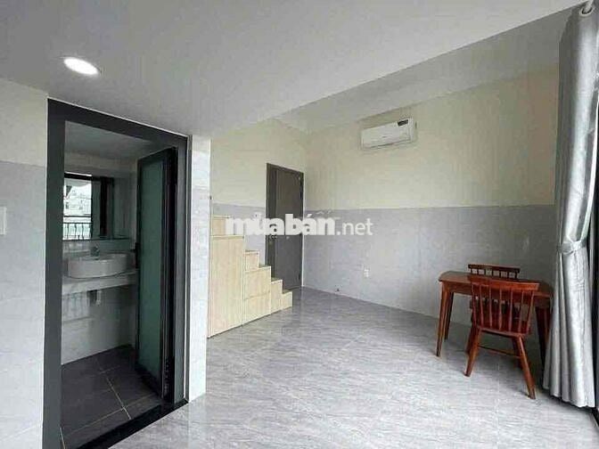 Cho thuê căn hộ có ban công gác nằm ngay KCX tân thuận trung tâm q7