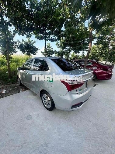Hyundai Grand i10 Bạc 5 chỗ