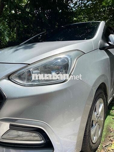 Hyundai Grand i10 Số sàn Xăng Bạc
