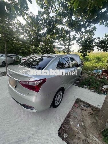 Hyundai Grand i10 Bạc 5 chỗ