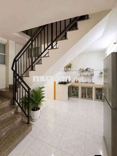 NHÀ ĐẸP Ở LIỀN - (5×11), 2 TẦNG - HẺM XE TẢI THÔNG - CHỈ 4 TỸ NHỎ XÍU