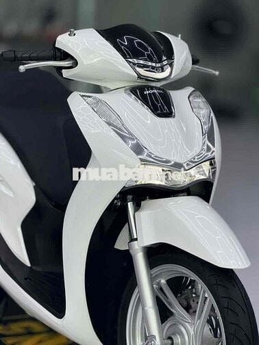 SH 125 2025 bstp 9c Trắng 200 km 9c nợ xấu trả 50%