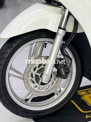 SH 125 2025 bstp 9c Trắng 200 km 9c nợ xấu trả 50%