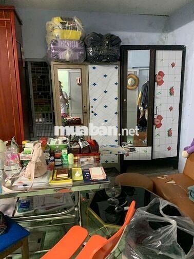 Nhà 3 tầng , hàng xóm với Nữ Hoàng CHDV, trung tâm Q3, sau lưng trường