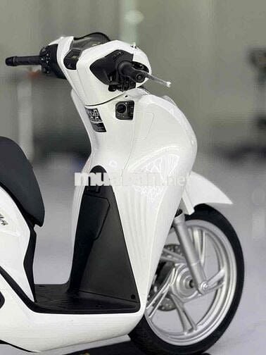 SH 125 2025 bstp 9c Trắng 200 km 9c nợ xấu trả 50%