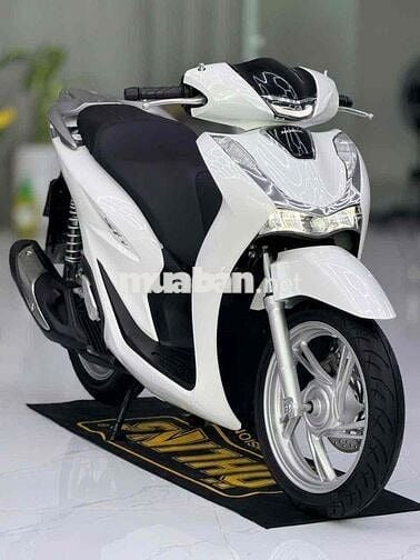 SH 125 2025 bstp 9c Trắng 200 km 9c nợ xấu trả 50%